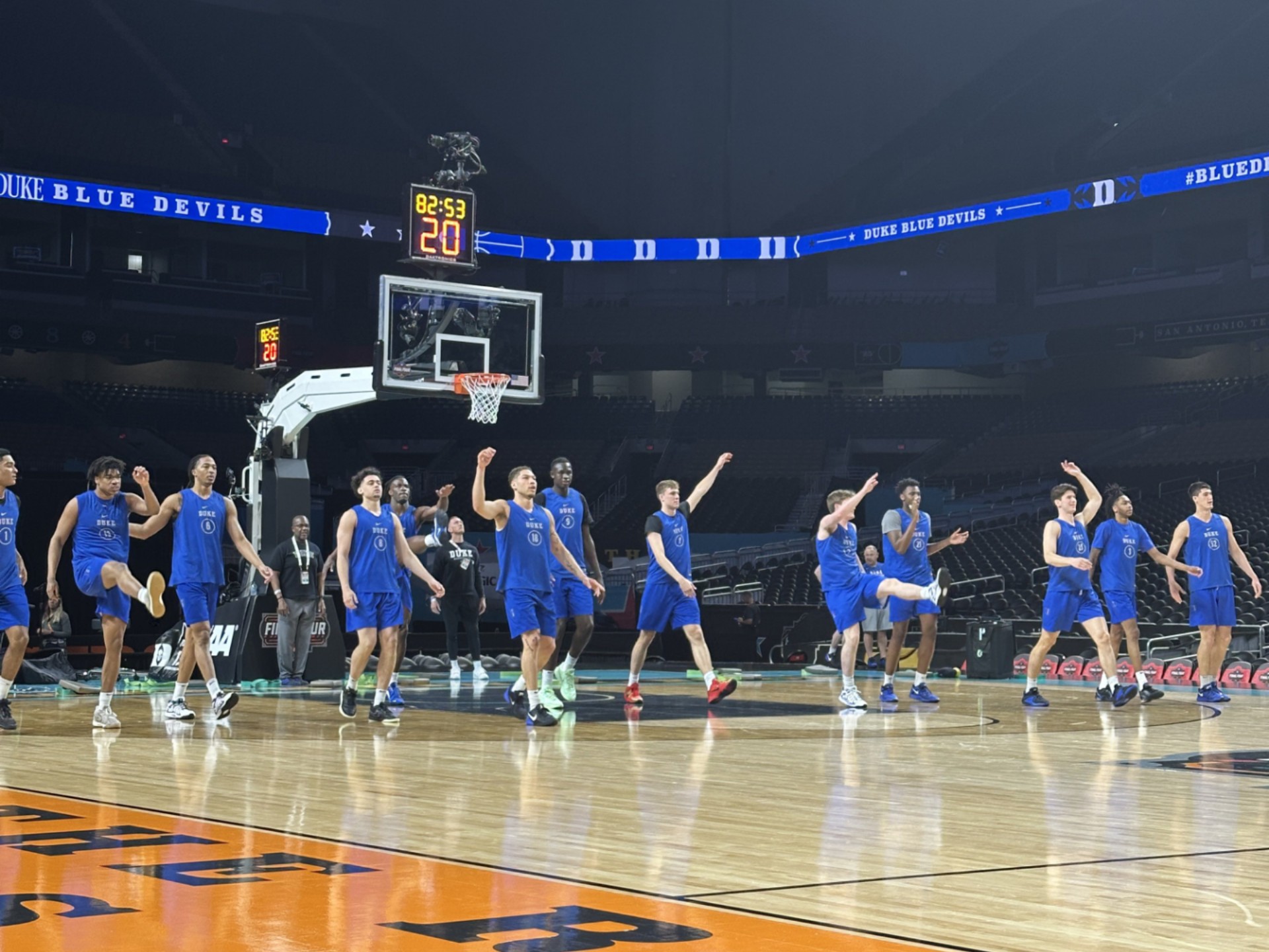 纽约尼克斯发布备战花絮,转会期刷新队史纪录,国王杯任务艰巨,心理建设被强调的简单介绍 纽约尼克斯发布备战花絮,转会期刷新队史纪录,国王杯任务艰巨,心理建设被强调的简单介绍